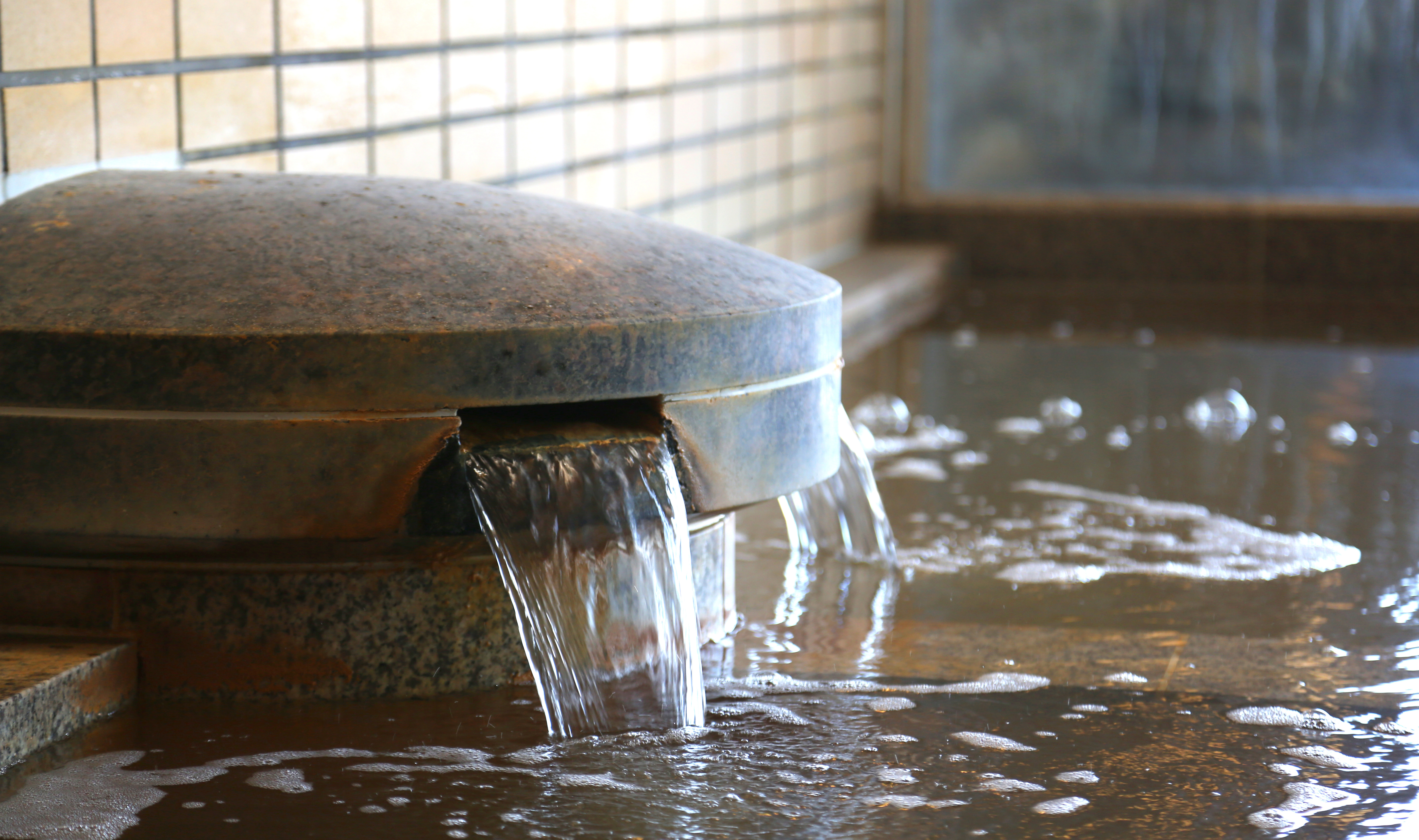 たっぷの湯休館日は４月６日(月)・７日(火)・８日(水)休館日となります。